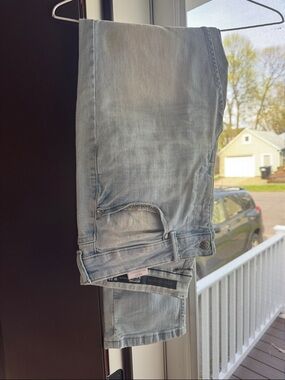 DKNY Men's Light Blue Slim Straight Jeans